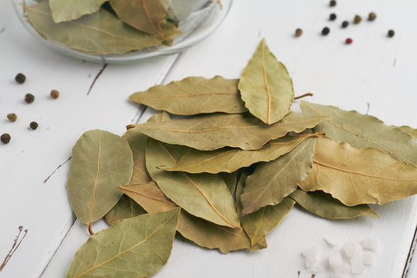 <b>Heart Notes:</b> Tobacco Leaf, Clove, Geranium