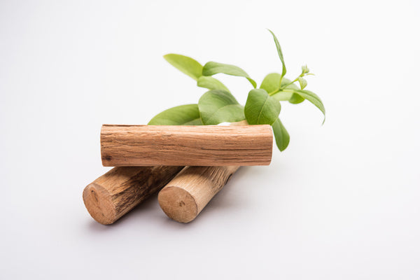 <b>Base Notes:</b> Sandalwood, Vanilla, Tonka Bean