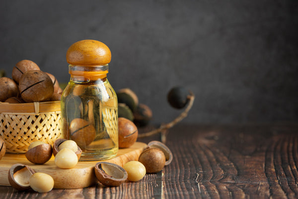 <b>Base Notes:</b> Oud, Amber, White Musk