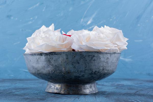 <b>Heart Notes:</b> Jasmine, Rose Petals, Peony