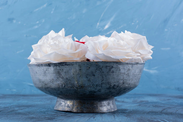 <b>Heart Notes:</b> Jasmine, Rose Petals, Peony