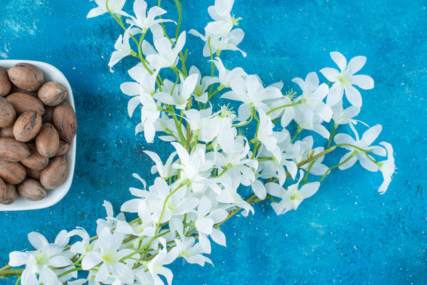 <b>Heart Notes:</b> Cardamom, Jasmine, Patchouli